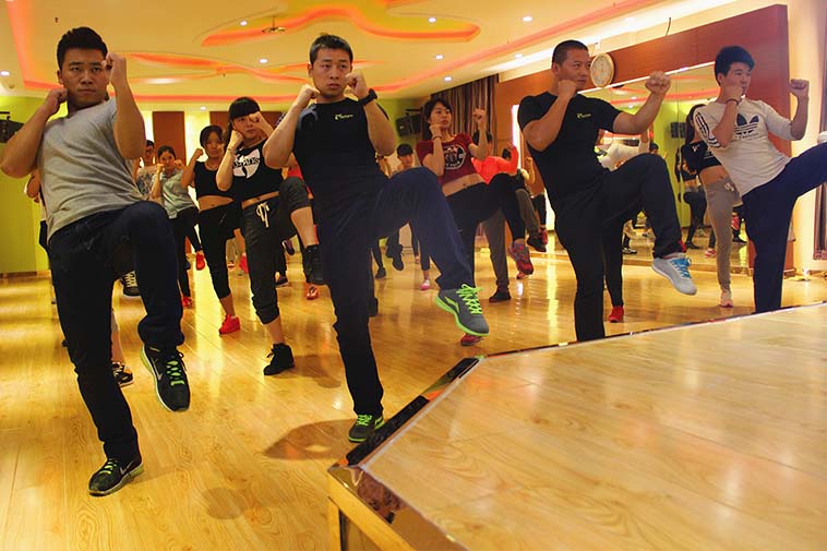 健身房的私人健身教練如何培訓?去哪里參加健身教練培訓?